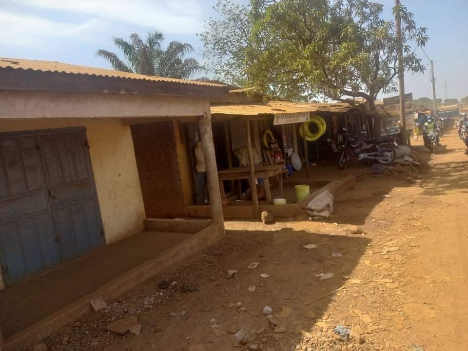 Terrain double – Kabelin – zone commerciale