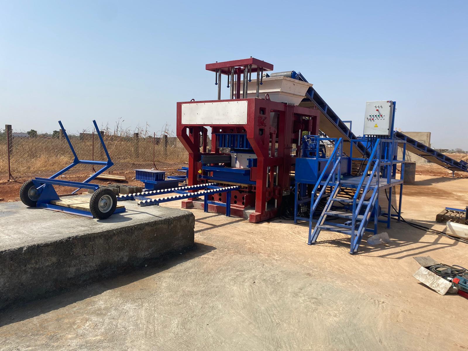 Machine de brique semi-automatique OTT 5.1 SA