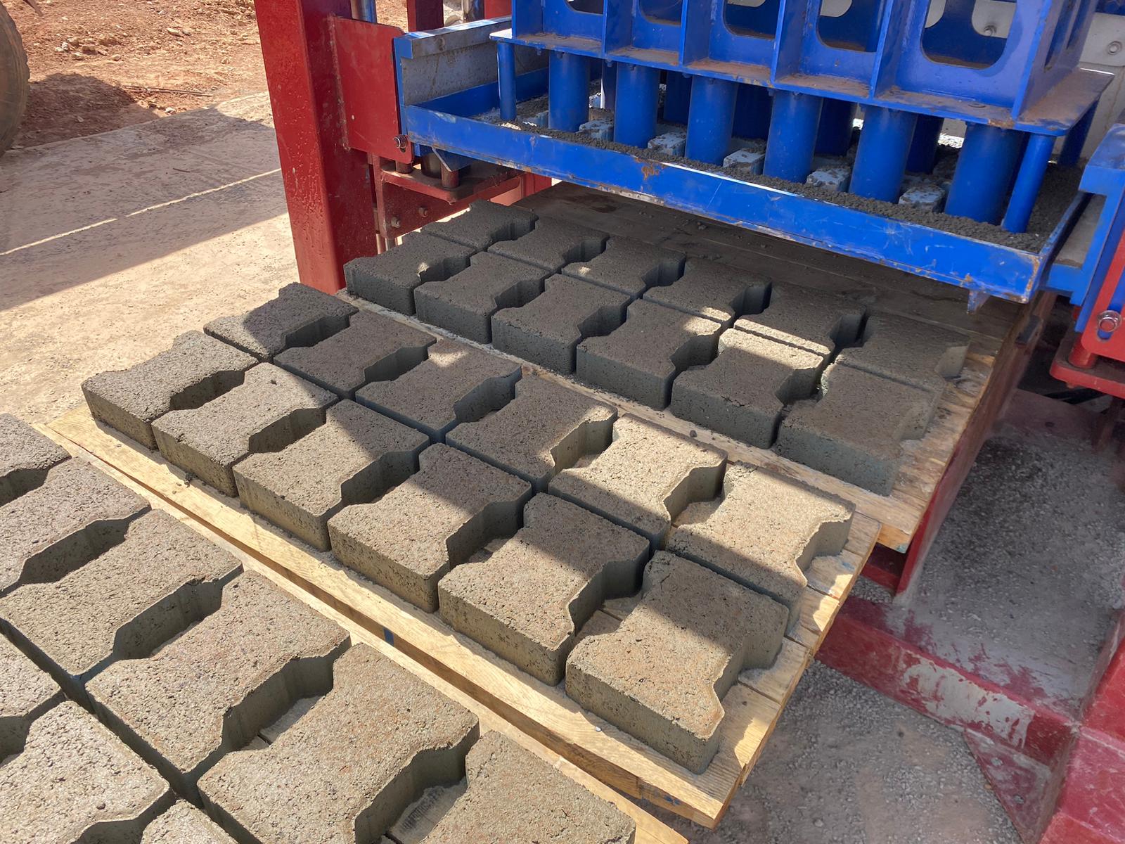 Machine de brique semi-automatique OTT 5.1 SA