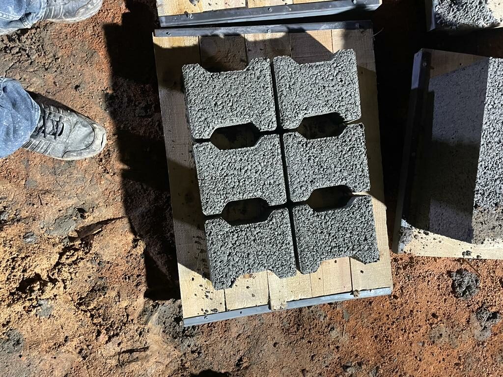 Machine a parpaing semi-automatique OTT 3.1 SA