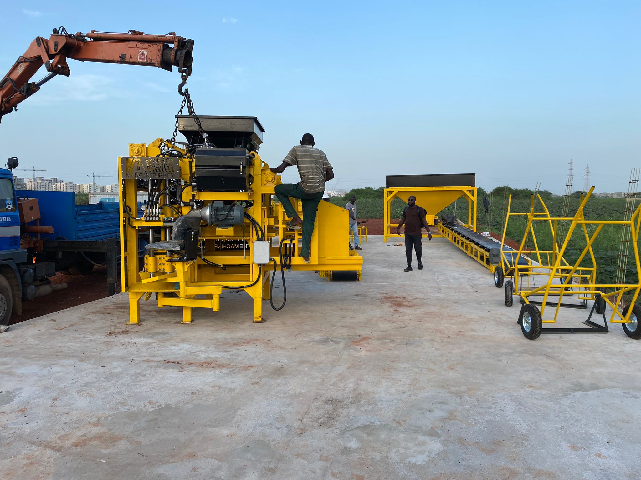 Machine a parpaing semi-automatique OTT 4.1 SA