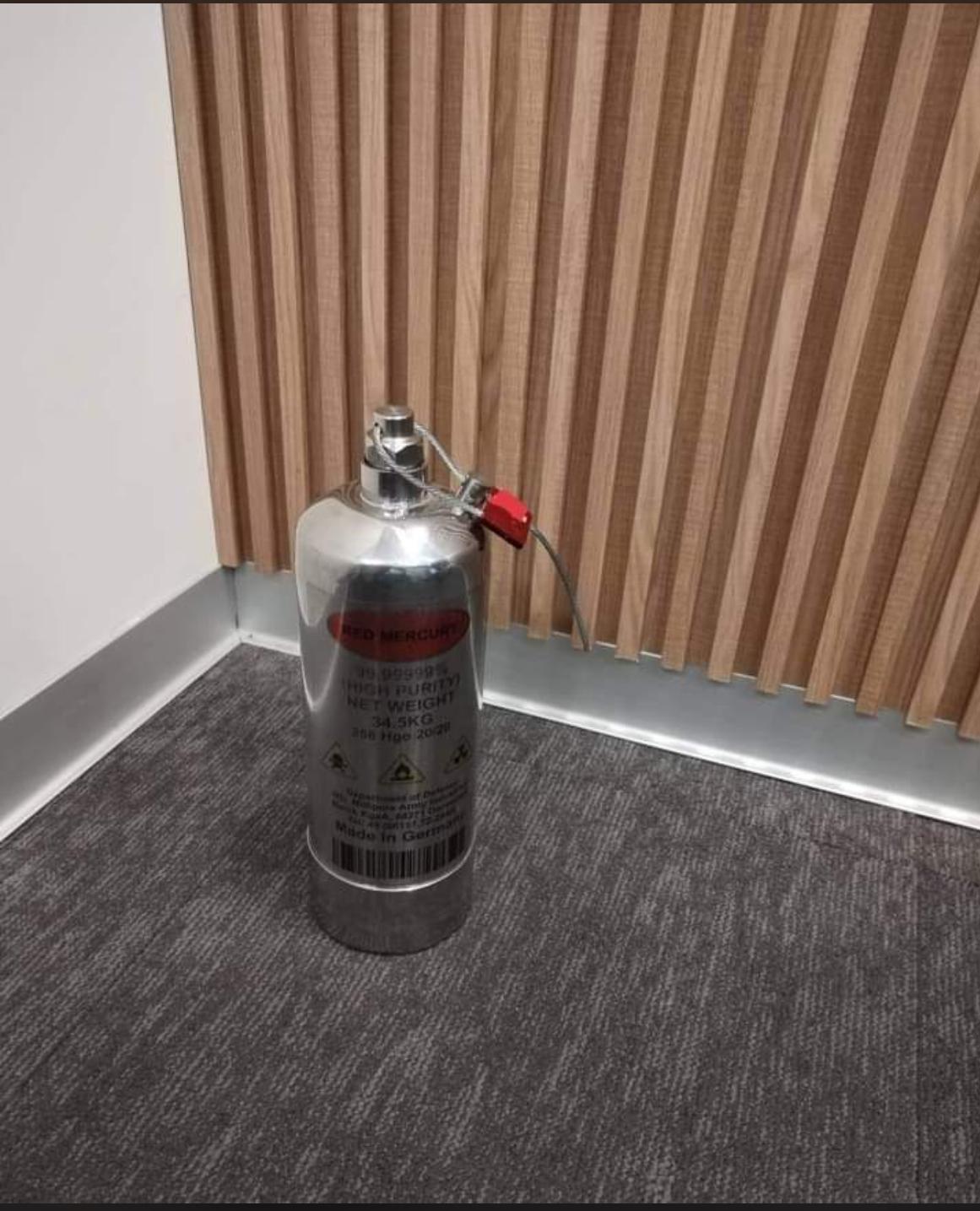 MERCURE rouge a vendre/MERCURE rouge en vente/MERCURE ROUGE DISPONIBLE