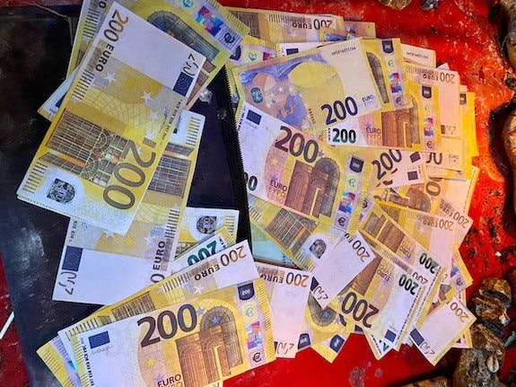 Demonstration du vrai portefeuille magique en europe et explication de son fonctionnement en euro, en dollar et en fcfa, +229 56 84 41 71